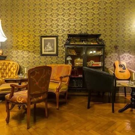 Grand Boutique Hotel 4*