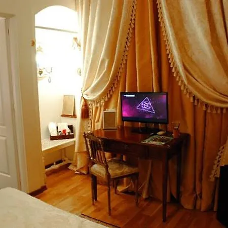 Grand Boutique Hotel 4*