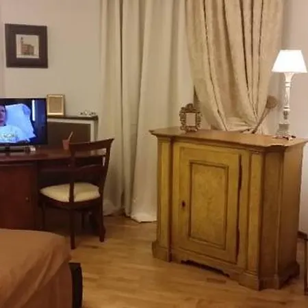 Grand Boutique Hotel 4*