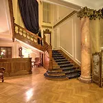 فندق Grand Boutique 4*