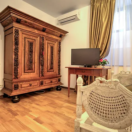 Grand Boutique