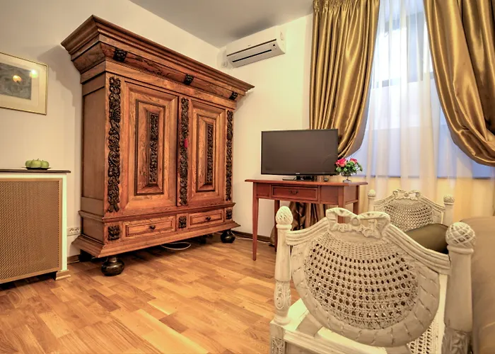 Grand Boutique