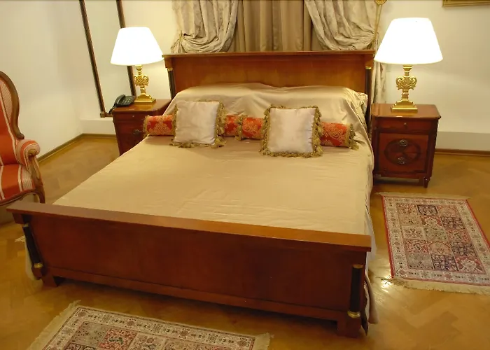 Grand Boutique Hotel 4*