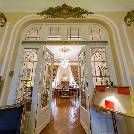 Grand Boutique Hotel